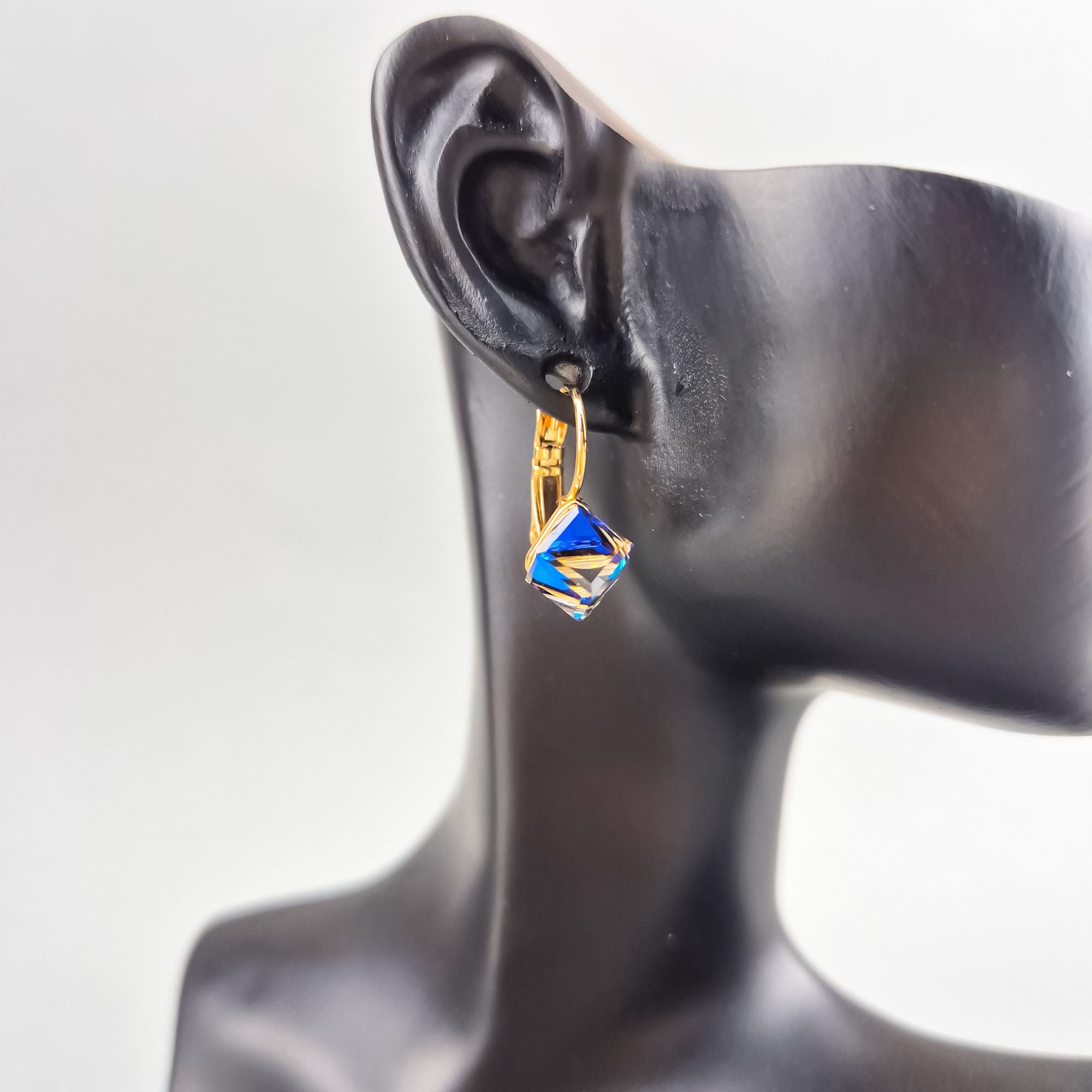 Eleganti auskari no medicīniskā zelta ar 18mm garumu